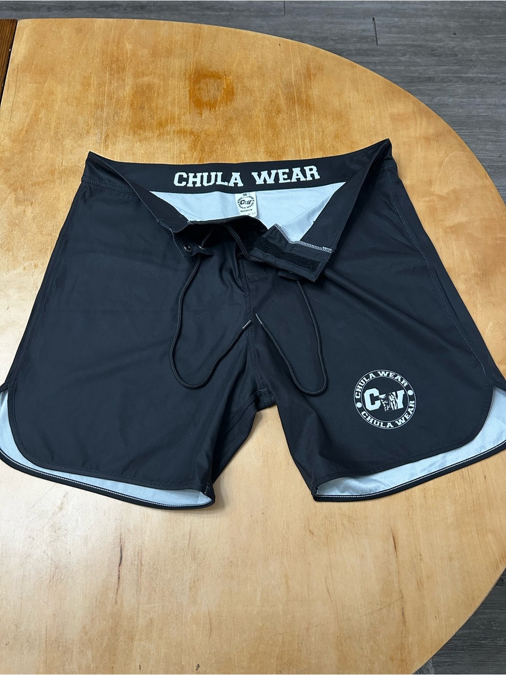 Chula Wear Mens Physique Stage Shorts Size 36 Black White Bodybuilding Board